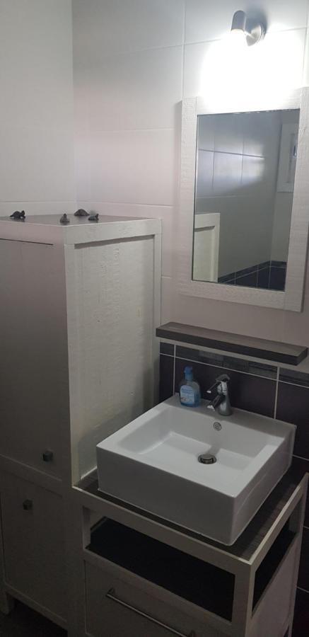 Studio Moderne Climatise Avec Jardin, Plage A Pied Le Diamant Bagian luar foto